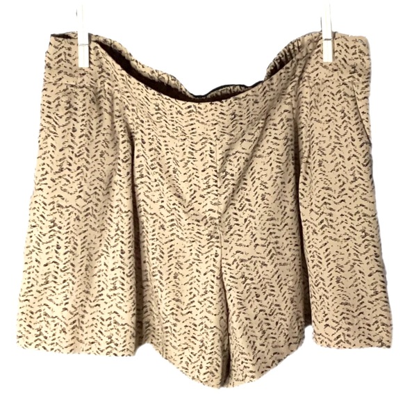 LOFT by Ann Taylor SP Women's Dress Shorts Side Zipper Pockets Tan & Navy Ch… - Picture 6 of 12